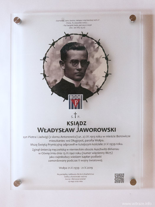 ksiadz wladyslaw jaworowicz auschwitz tablica pamiatkowa szklo witraze warszawa3