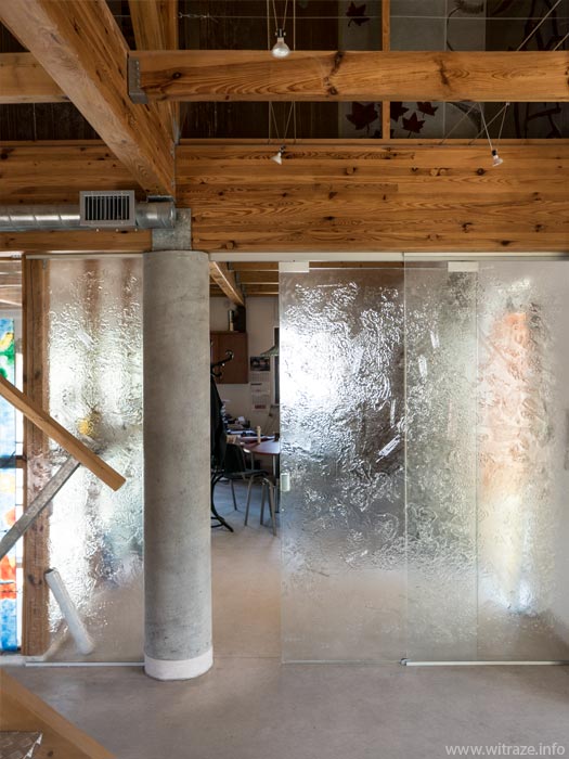 drzwi przesuwne szklane artystyczne szklo w architekturze bezbarwne fakturowane witraze warszawa6