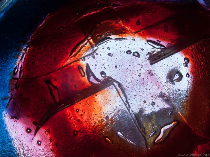 wstawka szklana w plycie nagrobka szklo artystyczne fusing kolorowy krzyz witraze warszawa2