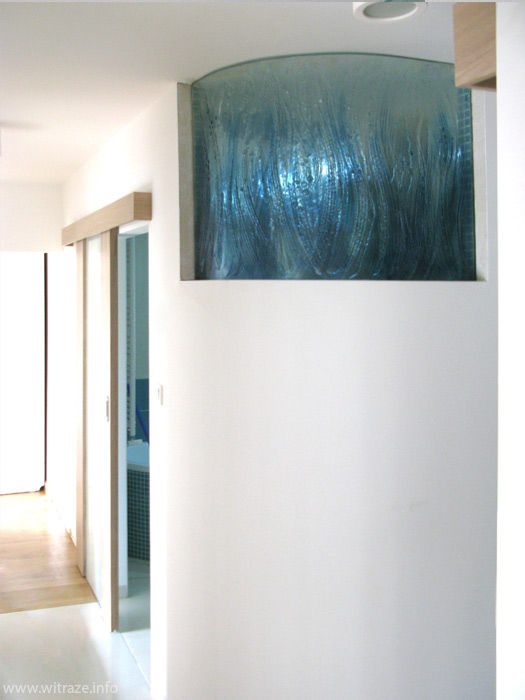 niebieski panel szklany lazienka1