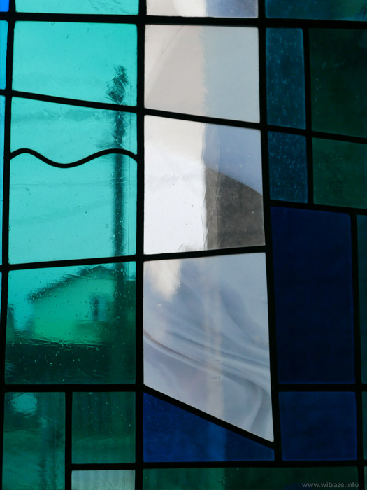 bruksela witraze kaplica opus dei abstrakcyjne geometryczne okna witraze warszawa5