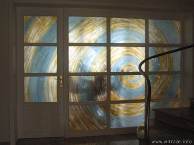Ściana szklana, szkło artystyczne z motywem spirali