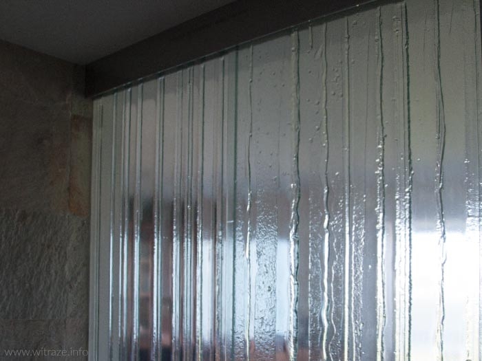 Drzwi i ściana szklane - szkło artystyczne w naturalnych kolorach