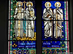 Święci Piotr i Paweł, Cyryl i Metody - witraże w Kościele w Pile