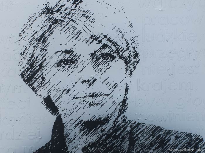 Art glass plaque in the memory of Izabela Jaruga-Nowacka
