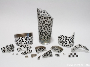 Broken 90&#039;s leopard print vase