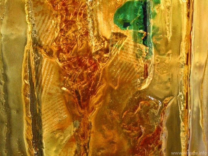 Złota kolumna z giętego szkła artystycznego