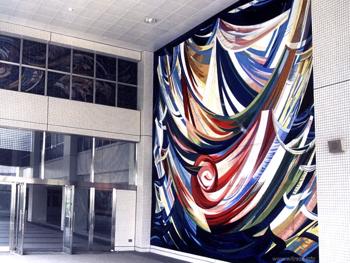 Mozaika szklana wenecka w budynku szkoły w Tokio