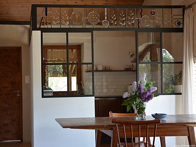 Partition with stained glass frieze